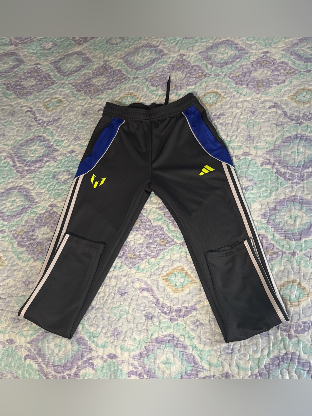 Adidas Messi Soccer Training Pants 
Boys size large 13-14
Like new condition